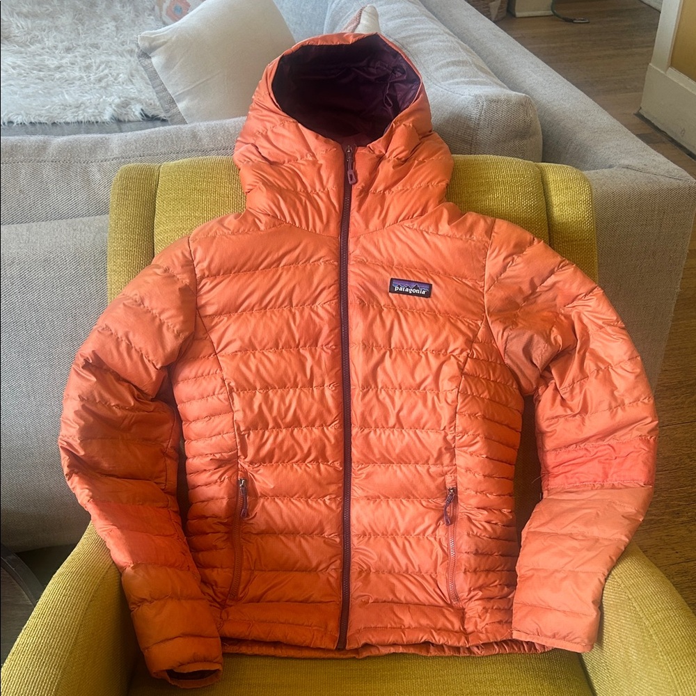 Women’s Patagonia Down Sweater Hooded Jacket - small